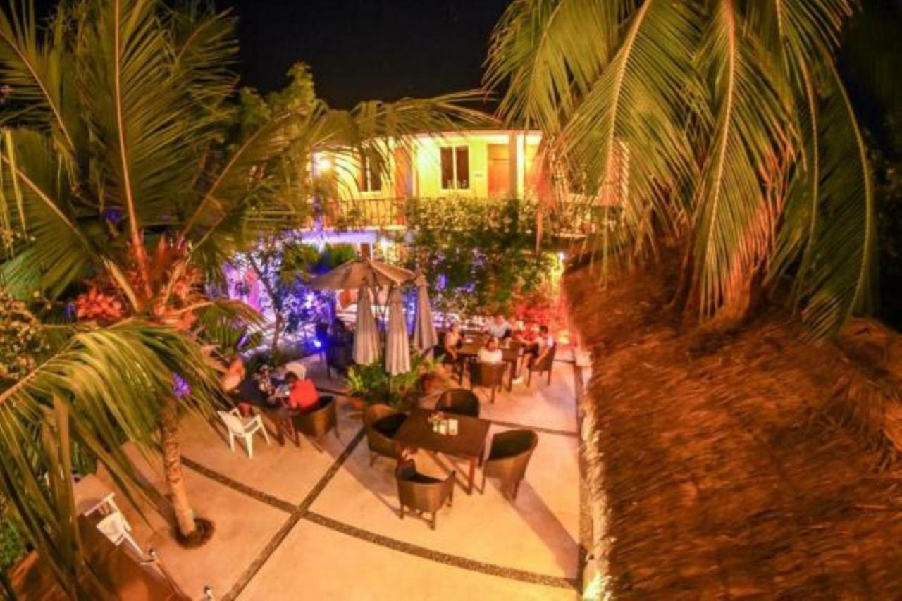 Santa Rosa Maldives Hotel Thulusdhoo Buitenkant foto